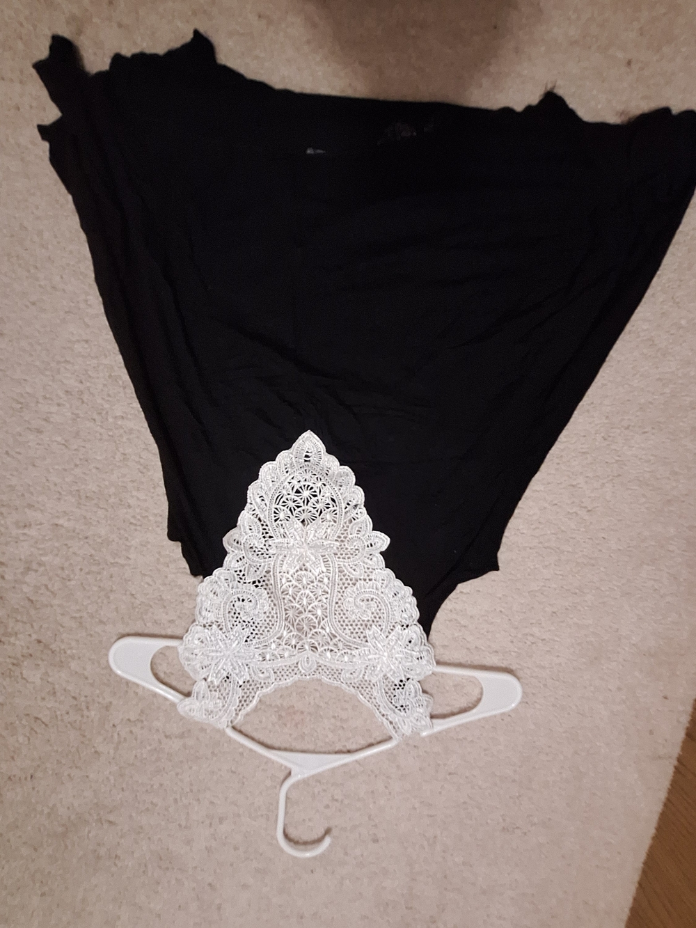 Black Floral Lace-Back Tank Top - Picture 6 of 7